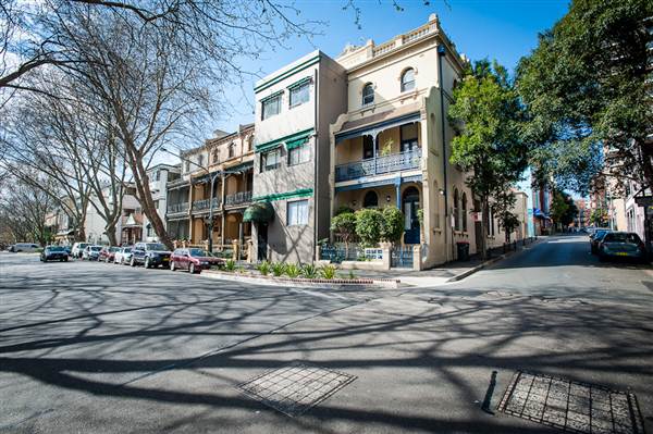 Period Buildings in Potts Point (10/03/2013 2:51:17 PM)