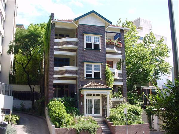 Apartment Buildings in Potts Point (10/03/2013 2:52:54 PM)