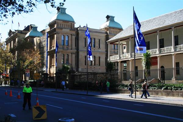 Sydney CBD - Macquarie Street (10/03/2013 9:55:50 PM)