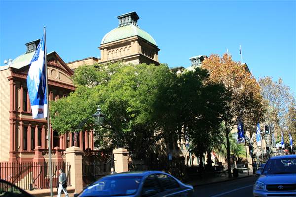 Sydney CBD - Macquarie Street (10/03/2013 9:56:07 PM)