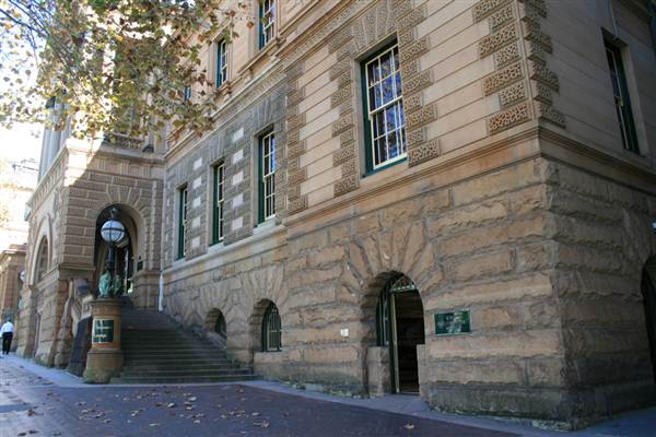 Sydney CBD - Macquarie Street (10/03/2013 9:56:52 PM)