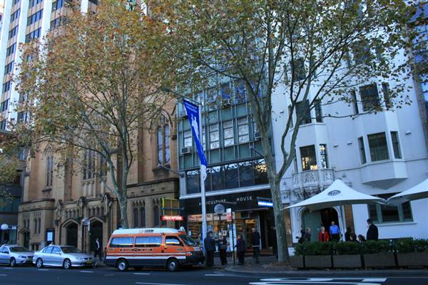 Sydney CBD - Macquarie Street (10/03/2013 9:59:02 PM)