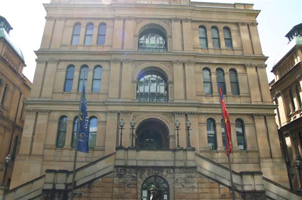 Sydney CBD - Macquarie Street (10/03/2013 10:03:48 PM)