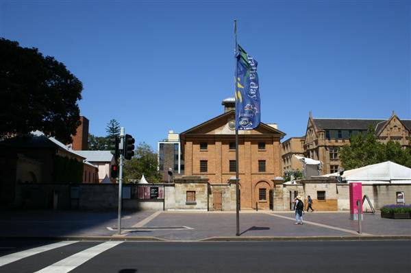 Sydney CBD - Macquarie Street (10/03/2013 10:04:28 PM)
