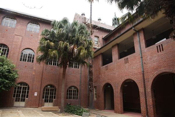 Old Teacher's College - The University of Sydney (27/11/2013)