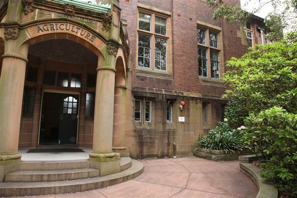 R.D. Watt Building (27/11/2013)