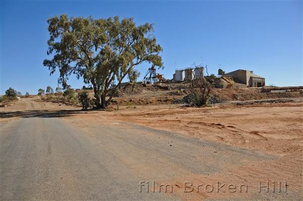 Pinnacles - Broken Hill (2/02/2009 - Credits: Mason Curtis)