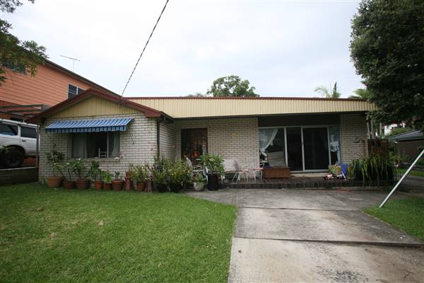 Kurnell Neighbourhood (12/03/2012 - Credits: Lisa Scope)