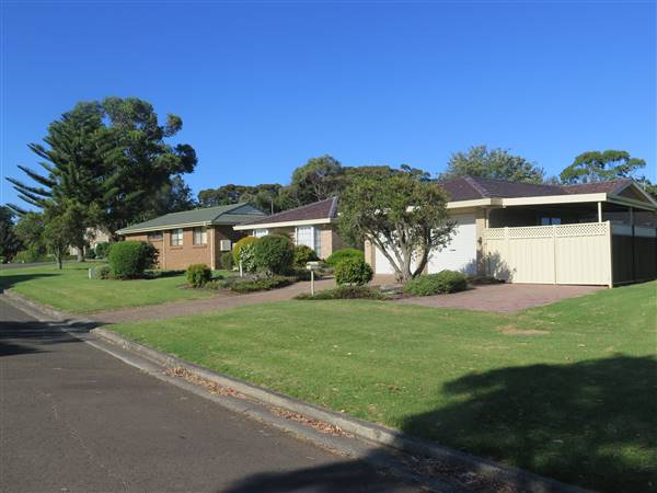 Kiama Downs neighbourhood - cul-de-sac 3 (7/12/2015)