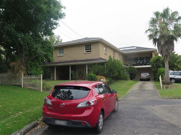 Mona Vale neighborhood (8/12/2015 - Credits: Peter Hicks)