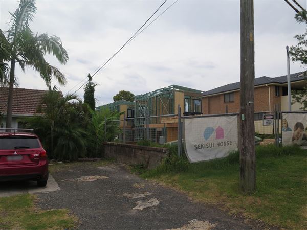 Manly Vale Neighbourhood (8/12/2015 - Credits: Peter Hicks)