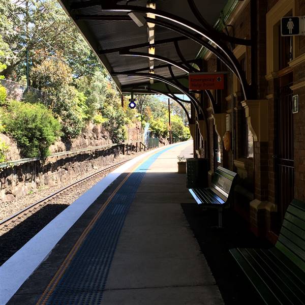 Woodford Railway Station (26/10/2016)