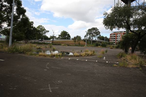 Gladstone Street cul-de-sac + abandoned parking lot (30/04/2017 - Credits: Lisa Scope)