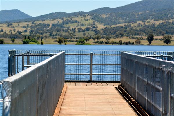 Quipolly Dam (17/05/2018 - Credits: Sally Alden (2016) ; Andrew Ballard (2018))