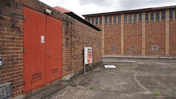 Prospect Reservoir - Warehouse / Industrial Building (6/03/2019 - Credits: Shannon Wheeler)