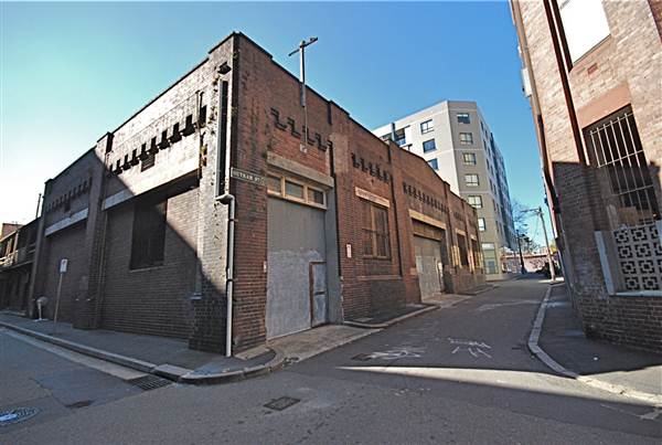 Chippendale (18/03/2021 11:22:19 PM)