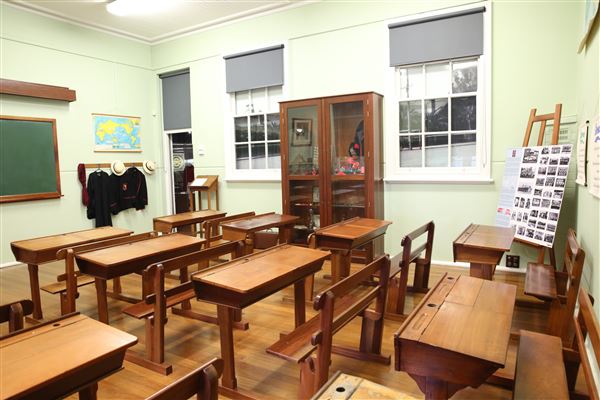 Western Plains Cultural Centre - 1950's classroom (11/05/2022 - Credits: Lisa Scope)