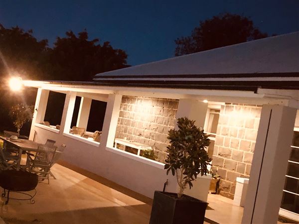 Private House & Barn - "Mountain View" (18/07/2023 - Credits: Jen Hughes)