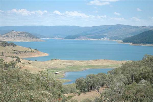 Blowering Dam & Reservoir (26/02/2013 3:19:37 PM)
