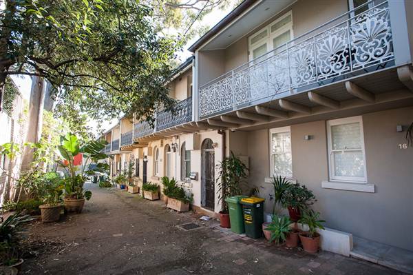 DARLINGHURST - PERIOD (27/02/2013 3:20:34 PM)
