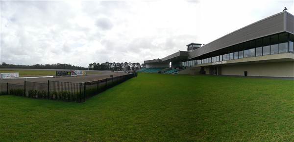 Menangle Park Paceway (28/02/2013 3:22:59 PM)