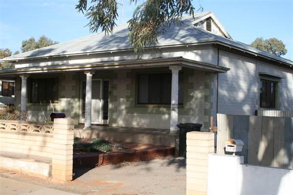 Broken Hill - Houses (1/03/2013 6:50:44 PM)