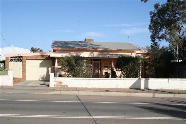 Broken Hill - Houses (1/03/2013 6:51:12 PM)