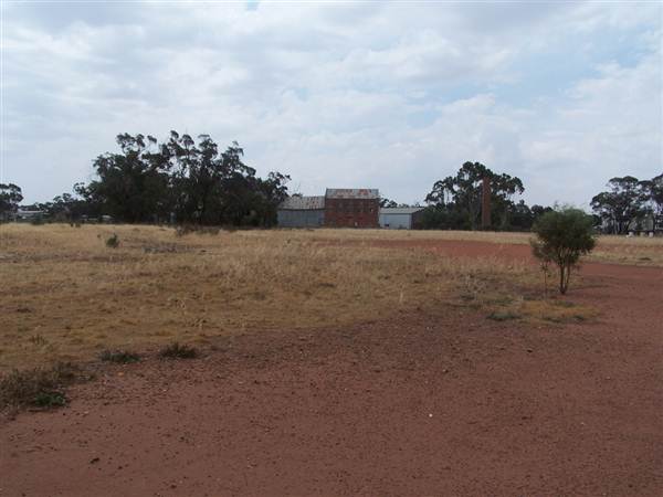 Flour Mill - West Wyalong (4/03/2013 3:11:19 PM)