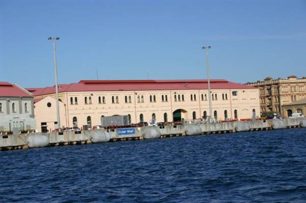 Garden Island Navy Headquarters & Naval Chapel (4/03/2013 4:21:27 PM)