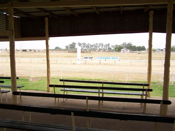 Hay Racecourse (5/03/2013 1:40:44 PM)