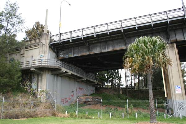 Iron Cove Bridge (5/03/2013 9:08:09 PM)