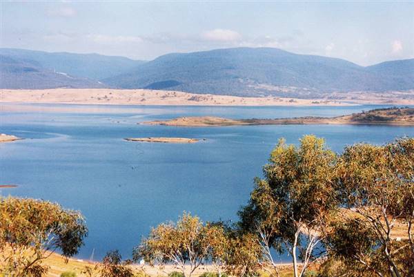 Lake Jindabyne (5/03/2013 11:21:19 PM)