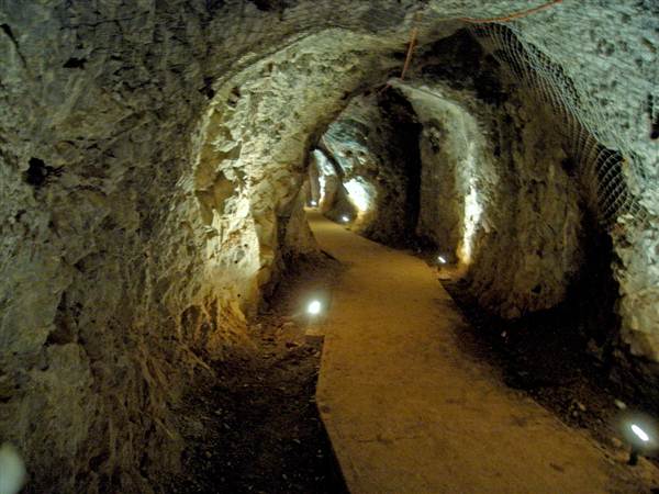 Wellington Mines (9/03/2013 11:06:55 AM)