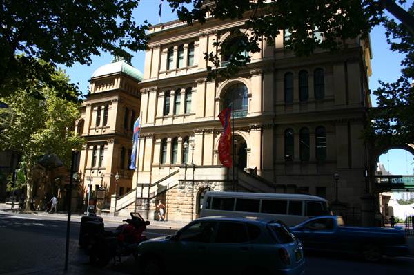 Sydney CBD - Macquarie Street (10/03/2013 10:01:15 PM)