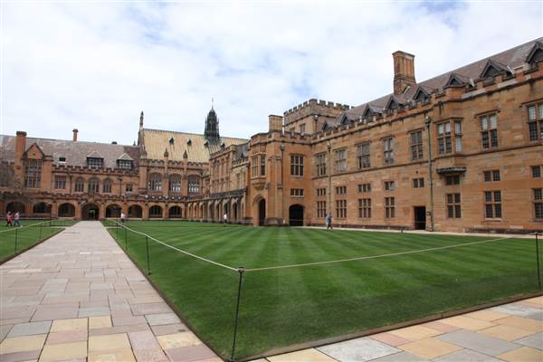 The Quadrangle Building - Sydney University (26/11/2013)