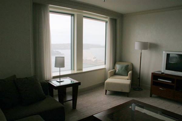 Shangri-La Hotel - Room 2907 (16/12/2006 - Credits: Lisa Scope)