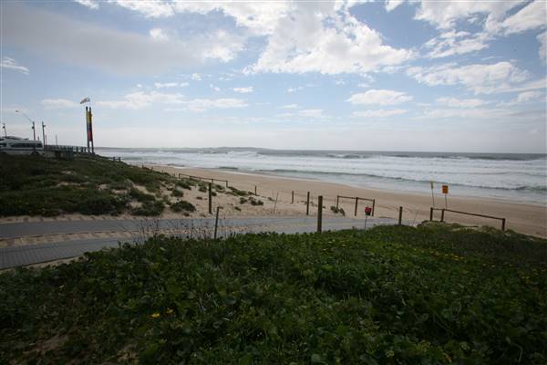 Lifeguard Tower (26/11/2015 - Credits: Lisa Scope)