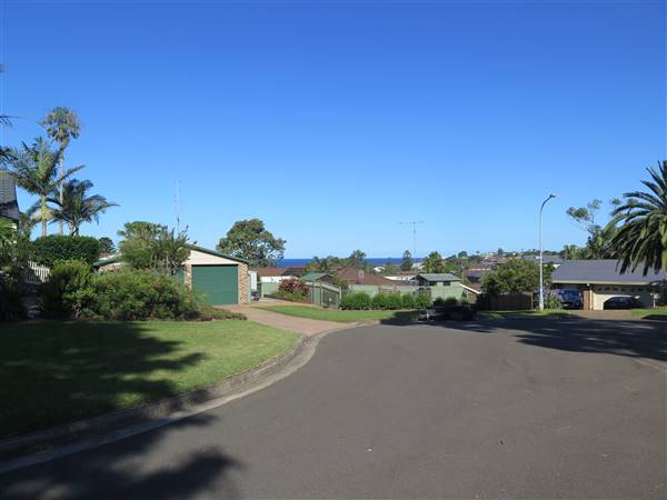 Kiama Downs neighbourhood - cul-de-sac 3 (7/12/2015)