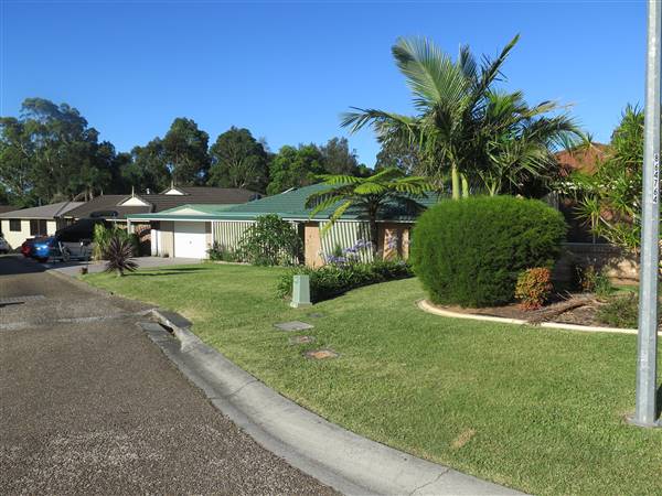 Kiama Downs neighbourhood - cul-de-sac 5 (7/12/2015)