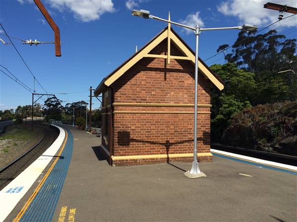 Hazelbrook Railway Station (25/10/2016)