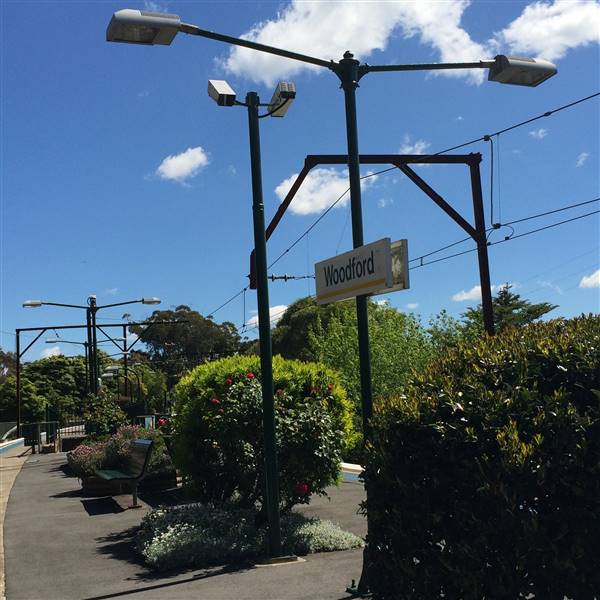 Woodford Railway Station (26/10/2016)