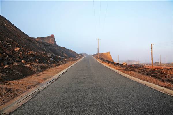 Broken Hill - ore deposit, Line of Lode Lookout and Miners Memorial (22/06/2017 - Credits: Lisa Scope)