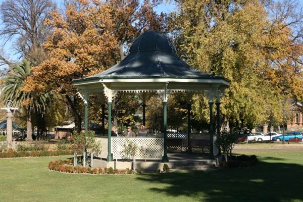 Goulburn - Belmore Park Rotunda (6/03/2014)