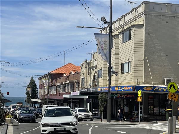 Coogee - Coogee Bay Rd - Coogee Bay Road (8/03/2021 - Credits: Cheryl Conway)