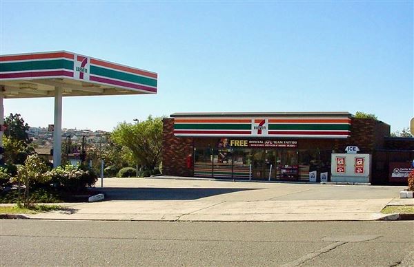 7-Eleven Store (10/05/2021)