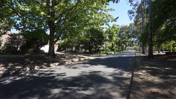 St Ives - Torokina Avenue streetscape (30/03/2018 - Credits: Mary Barltrop)