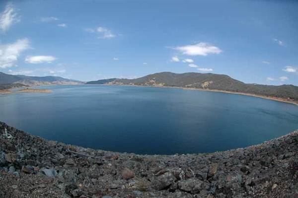 Blowering Dam & Reservoir (26/02/2013 3:19:38 PM)