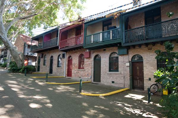DARLINGHURST - PERIOD (27/02/2013 3:20:16 PM)