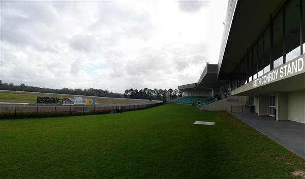 Menangle Park Paceway (28/02/2013 3:23:04 PM)