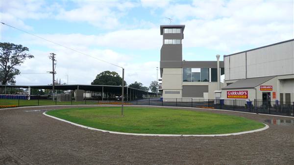 Menangle Park Paceway (28/02/2013 3:34:42 PM)